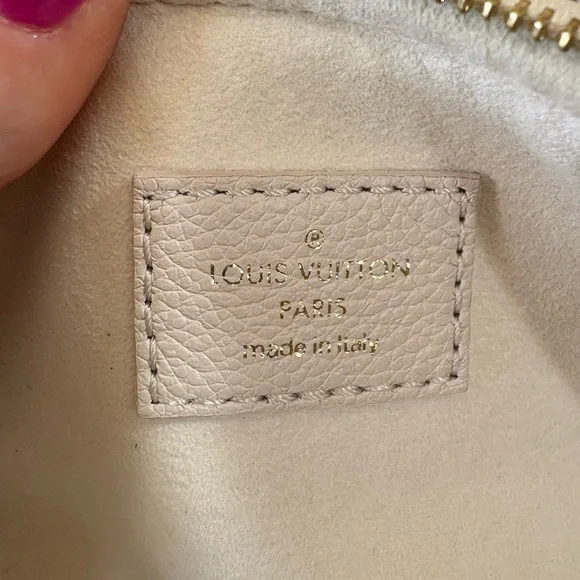 🩷sold🩷Louis Vuitton Mini Bumbag By the Pool - Picture 12 of 15